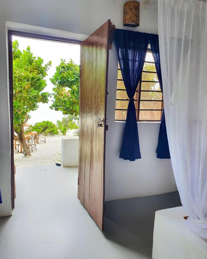 Blue Palm Zanzibar Bed & Breakfast บูจู ภายนอก รูปภาพ