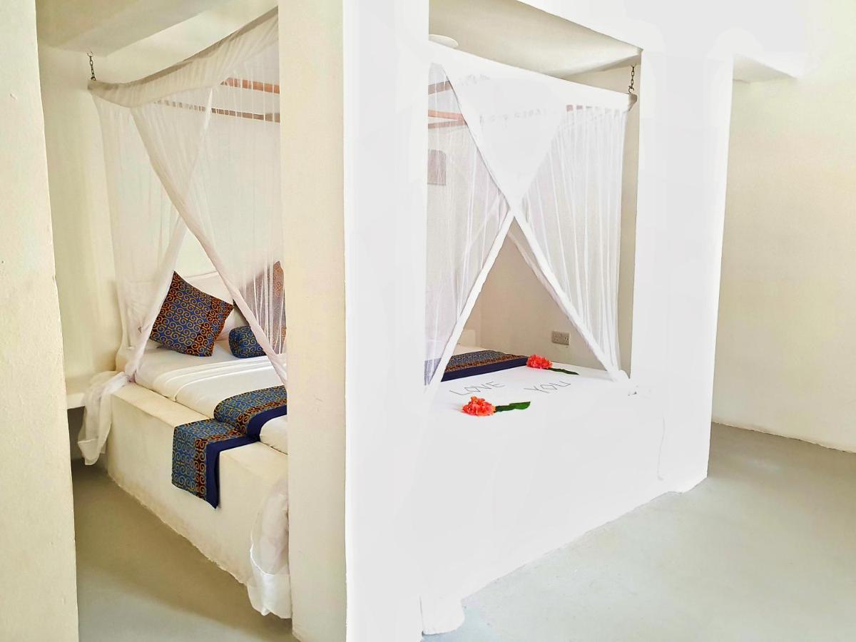 Blue Palm Zanzibar Bed & Breakfast บูจู ภายนอก รูปภาพ